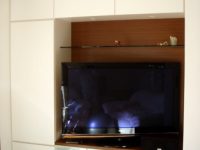 リビングルームのテレビキャビネット設置